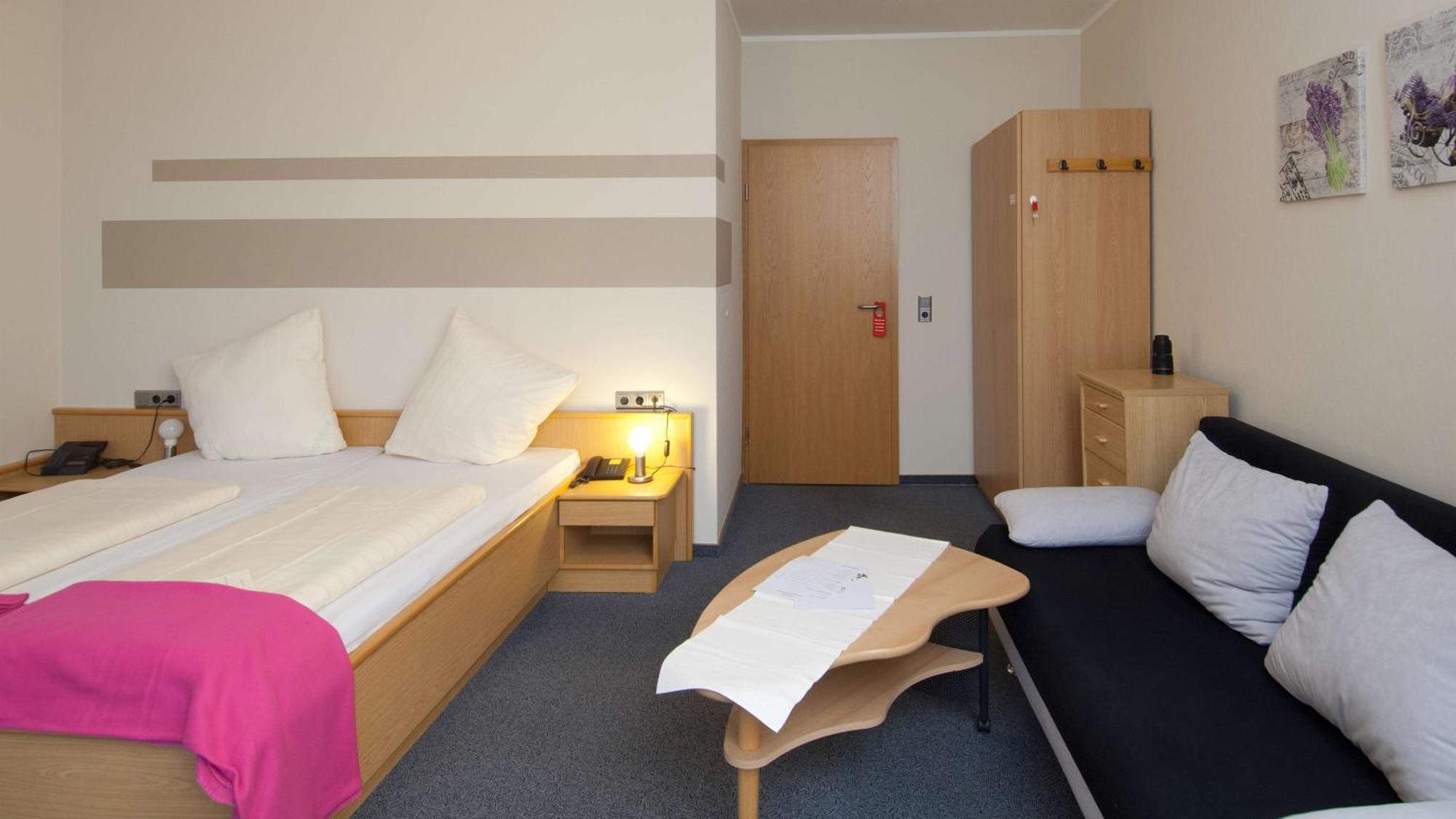 Hotel Garni Am Goetheplatz Bad Münster am Stein-Ebernburg الغرفة الصورة