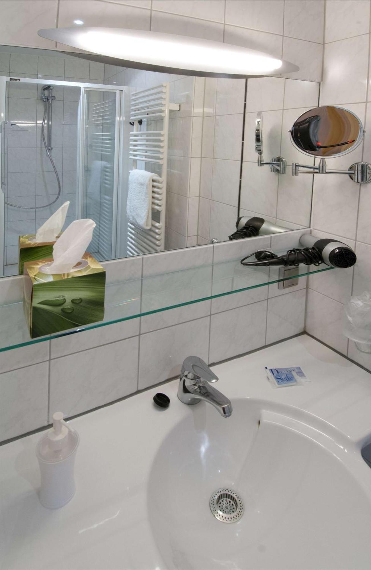 Hotel Garni Am Goetheplatz Bad Münster am Stein-Ebernburg الغرفة الصورة