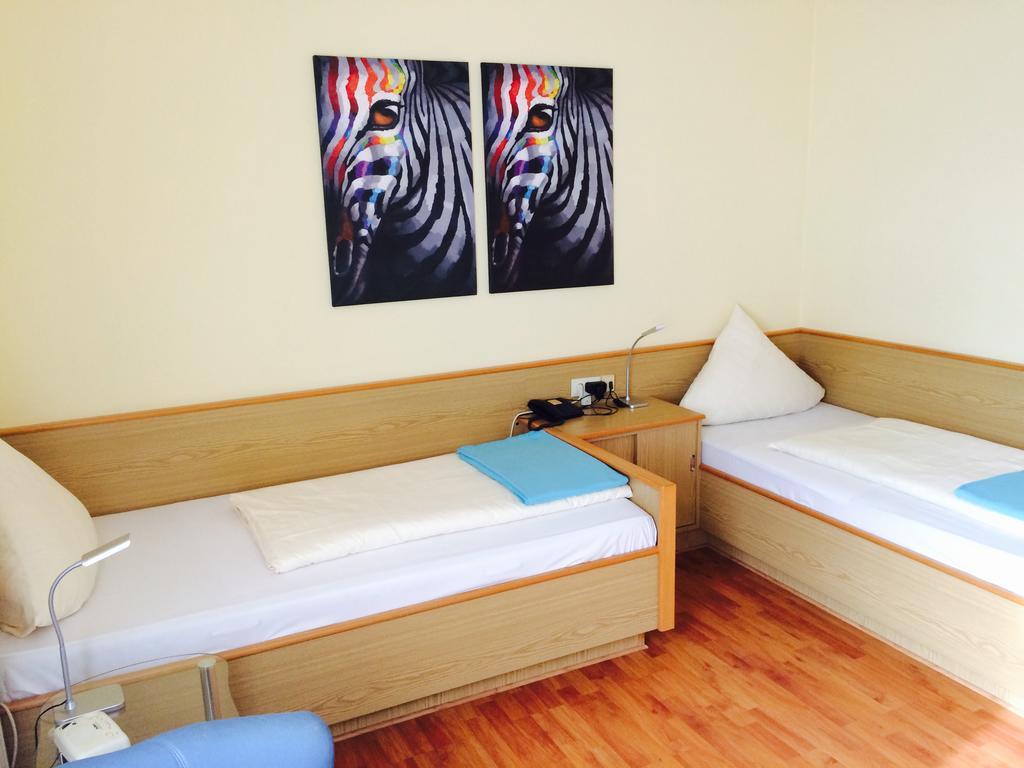 Hotel Garni Am Goetheplatz Bad Münster am Stein-Ebernburg الغرفة الصورة