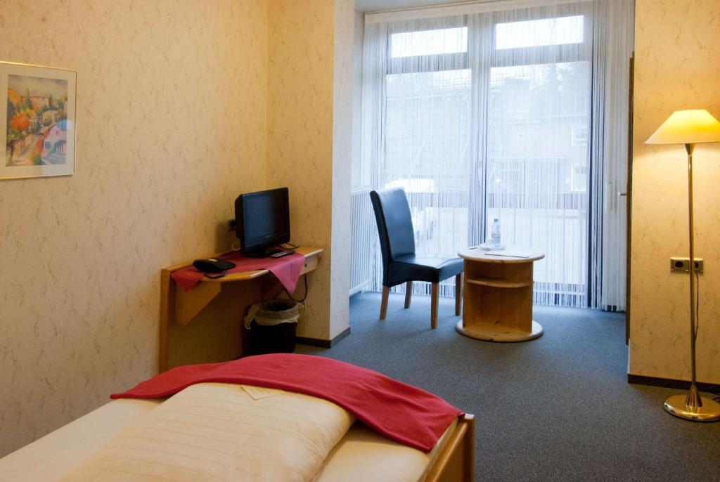 Hotel Garni Am Goetheplatz Bad Münster am Stein-Ebernburg الغرفة الصورة